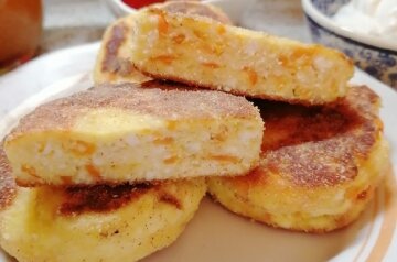 Яблочно-морковные сырники, которые не нужно жарить: рецепт для вкусного и полезного завтрака Яблочно-морковные сырники, которые не нужно жарить: рецепт для вкусного и полезного завтрака