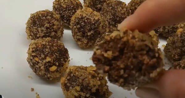 Куда там Рошену: рецепт вкусный банановых конфет, которые поднимут настроение и не повредят фигуре Куда там Рошену: рецепт вкусный банановых конфет, которые поднимут настроение и не повредят фигуре