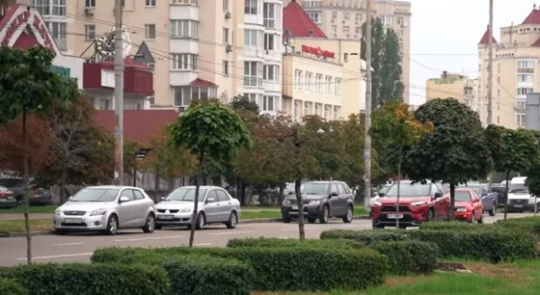Сделали это в машине и сразу получили штраф: водителям напомнили про нарушение, о котором все забывают Сделали это в машине и сразу получили штраф: водителям напомнили про нарушение, о котором все забывают