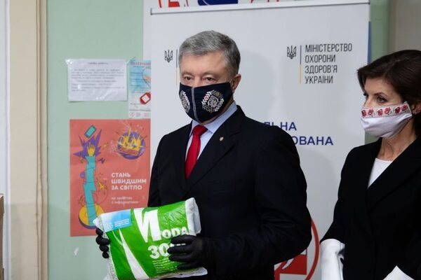 Порошенко забил тревогу из-за недофинансирования Охматдета и мощно обратился к власти
Порошенко забил тревогу из-за недофинансирования Охматдета и мощно обратился к власти