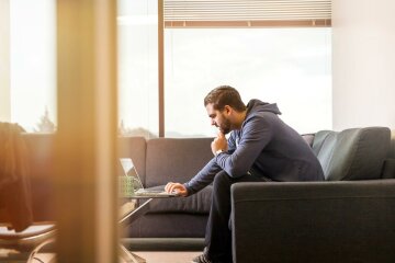 Ухудшение зрения, простуды и проблемы с кишечником: чем грозит удаленная работа Ухудшение зрения, простуды и проблемы с кишечником: чем грозит удаленная работа