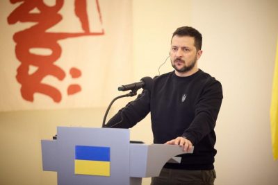 Зеленский прибыл в Италию и встретится с Папой Римским
Зеленский прибыл в Италию и встретится с Папой Римским