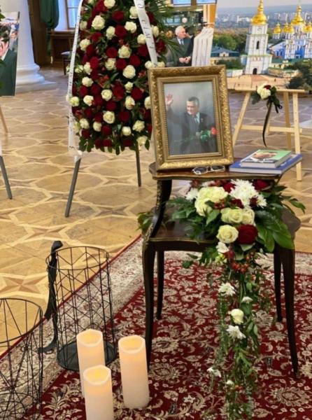 "Мы прощаемся с "Человеком эпохи": владелица ритуальной компании Алла Ландар об Александре Омельченко
"Мы прощаемся с "Человеком эпохи": владелица ритуальной компании Алла Ландар об Александре Омельченко