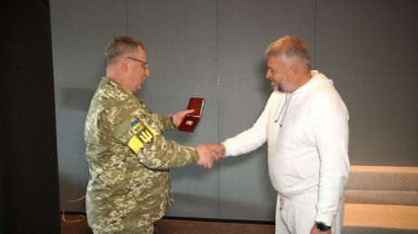 Президент ФК "Рух" Григорий Козловский получил "Знак почета" за помощь ВСУ Президент ФК "Рух" Григорий Козловский получил "Знак почета" за помощь ВСУ