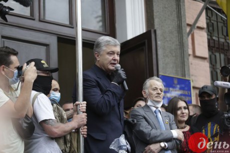 СБУ допрашивает Порошенко по делу "Медведчука и Козака" в качестве свидетеля СБУ допрашивает Порошенко по делу "Медведчука и Козака" в качестве свидетеля