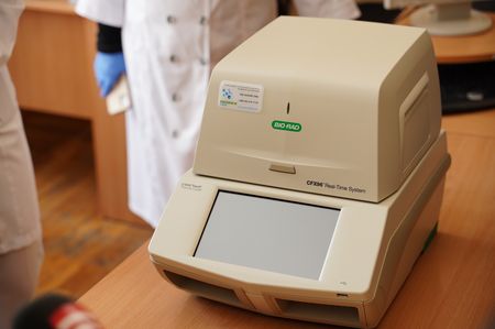 В Виннице на средства благотворителей приобрели ПЦР-анализатор для проведения тестов на коронавирус В Виннице на средства благотворителей приобрели ПЦР-анализатор для проведения тестов на коронавирус