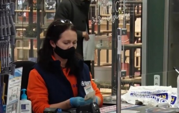 Новые тарифы на свет в Украине, в супермаркетах исчезают отечественные продукты, а Кароль "запахла весной" - главные новости субботы, 9 апреля Новые тарифы на свет в Украине, в супермаркетах исчезают отечественные продукты, а Кароль "запахла весной" - главные новости субботы, 9 апреля
