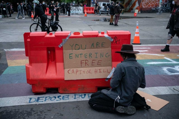 В США протестующие захватили часть города и провозгласили "автономию": Трамп потребовал немедленно их прогнать
В США протестующие захватили часть города и провозгласили "автономию": Трамп потребовал немедленно их прогнать