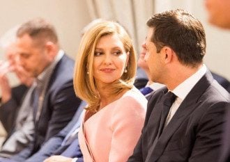 Зеленский трогательно поздравил супругу с днем рождения
Зеленский трогательно поздравил супругу с днем рождения