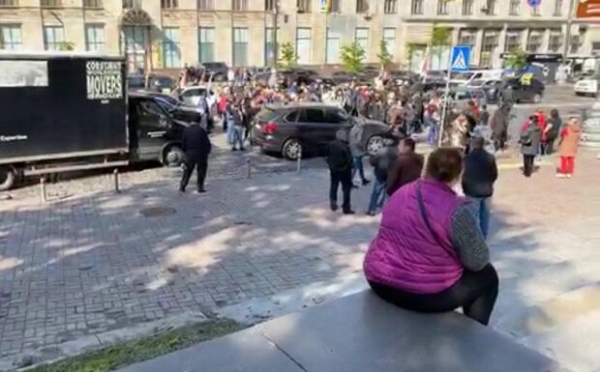 "Заработки" Кабмина на карантине, романы со студентками у Поплавского и намерение России захватить побольше Украины - главные новости субботы "Заработки" Кабмина на карантине, романы со студентками у Поплавского и намерение России захватить побольше Украины - главные новости субботы