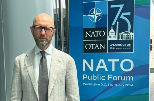 "Ты данные в ТЦК обновил?": украинцев разозлил Арсений Яценюк, после скандалов гарцующий в США
