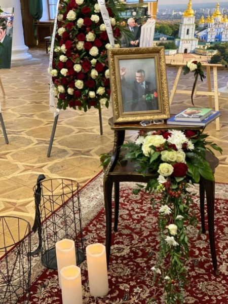 "Мы прощаемся с "Человеком эпохи": владелица ритуальной компании Алла Ландар об Александре Омельченко
"Мы прощаемся с "Человеком эпохи": владелица ритуальной компании Алла Ландар об Александре Омельченко