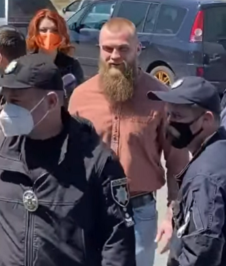 Скандальный нардеп от "Слуги народа" засветился на автопробеге Шария в Одессе: его назвали "бородатой куклой"
Скандальный нардеп от "Слуги народа" засветился на автопробеге Шария в Одессе: его назвали "бородатой куклой"