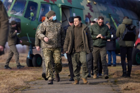 Президент Украины посетил тактические учения подразделений ВСУ в Ровенской области Президент Украины посетил тактические учения подразделений ВСУ в Ровенской области