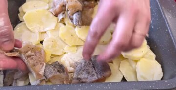 Рыба еще никогда не была такой вкусной: рецепт запеканки из хека за 50 минут Рыба еще никогда не была такой вкусной: рецепт запеканки из хека за 50 минут