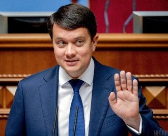 Угроза распада фракции Зеленского: эксперт объяснил сценарий Банковой с заменой Разумкова
Угроза распада фракции Зеленского: эксперт объяснил сценарий Банковой с заменой Разумкова