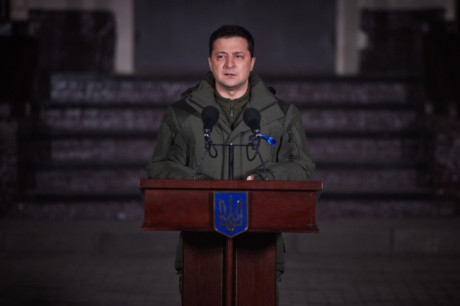 Зеленский посоветовал оккупантам учить слова "репарации" и "контрибуции" Зеленский посоветовал оккупантам учить слова "репарации" и "контрибуции"