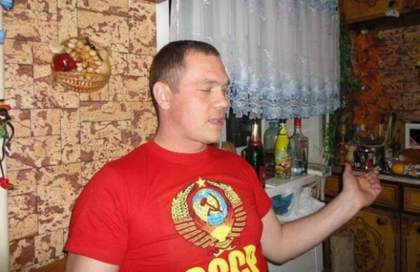 Хустский военком Василий Зубатов пьяным разбрасывал доллары: обвинения в коррупции не мешают сорить деньгами Хустский военком Василий Зубатов пьяным разбрасывал доллары: обвинения в коррупции не мешают сорить деньгами