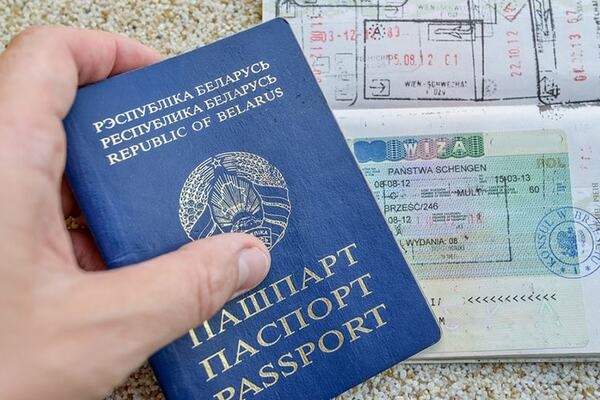Совет ЕС упростил визовый режим с Беларусью: как будет теперь
Совет ЕС упростил визовый режим с Беларусью: как будет теперь