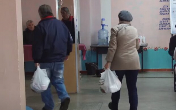 Два пакета еды на семью: уязвимые категории украинцев получат продуктовую помощь