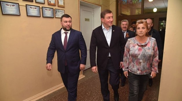 «Единая Россия» передала для школьников ДНР ноутбуки и оборудование «Единая Россия» передала для школьников ДНР ноутбуки и оборудование