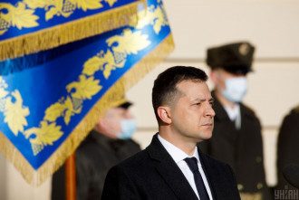 Старт вакцинации от коронавируса: Зеленский подписал важный закон
Старт вакцинации от коронавируса: Зеленский подписал важный закон