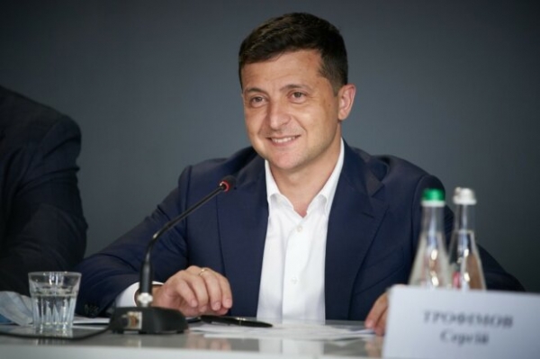 Зеленского призывают искоренить остатки советского союза - армия по контракту и без обязательного призыва Зеленского призывают искоренить остатки советского союза - армия по контракту и без обязательного призыва