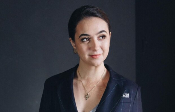 Юлия Мендель оголила соблазнительную часть тела перед презентацией книги о Зеленском Юлия Мендель оголила соблазнительную часть тела перед презентацией книги о Зеленском