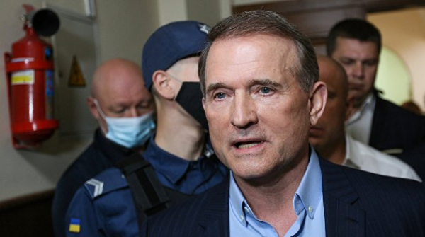 Эксперт объяснил, как Медведчук за Зеленского ответил на статью Путина об Украине