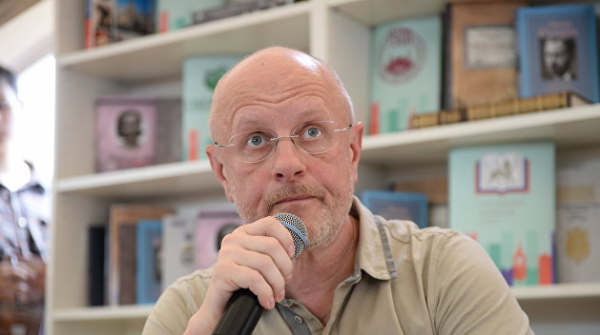 Есть три источника: Дмитрий «Гоблин» Пучков о том, как именно украинская «элита» грабит страну Есть три источника: Дмитрий «Гоблин» Пучков о том, как именно украинская «элита» грабит страну
