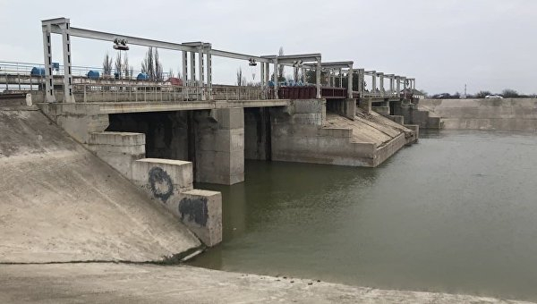 «Это возвращение жизни»: Как жители северного Крыма встречают воду из Днепра «Это возвращение жизни»: Как жители северного Крыма встречают воду из Днепра