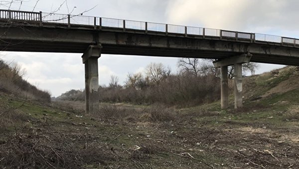 «Это возвращение жизни»: Как жители северного Крыма встречают воду из Днепра «Это возвращение жизни»: Как жители северного Крыма встречают воду из Днепра