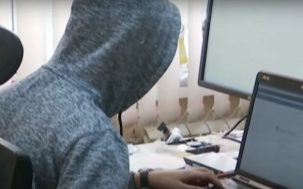 Мошенники оставляют тяжелобольных детей без шанса на спасение: крадут деньги прямо со счетов, как не дать себя обмануть Мошенники оставляют тяжелобольных детей без шанса на спасение: крадут деньги прямо со счетов, как не дать себя обмануть