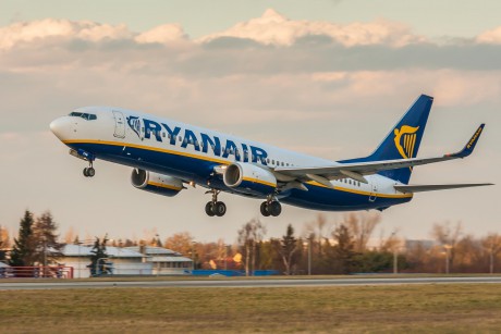 Самолет Ryanair вылетел из Минска в Вильнюс Самолет Ryanair вылетел из Минска в Вильнюс