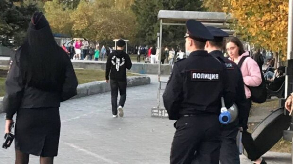 В оккупированный Мелитополь все чаще начали приезжать "туристы" из Бурятии и Чечни ради слежки: "Маскируются даже под детей" В оккупированный Мелитополь все чаще начали приезжать "туристы" из Бурятии и Чечни ради слежки: "Маскируются даже под детей"