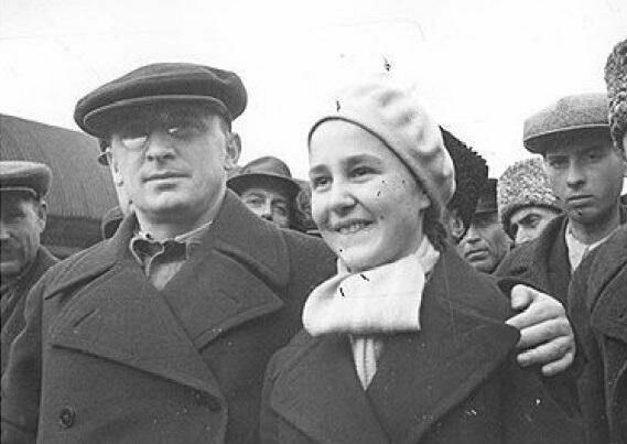 16-летняя школьница стала "последней любовью" Берии и пережила палача на 61 год — приключенческая история Ляли Дроздовой 16-летняя школьница стала "последней любовью" Берии и пережила палача на 61 год — приключенческая история Ляли Дроздовой