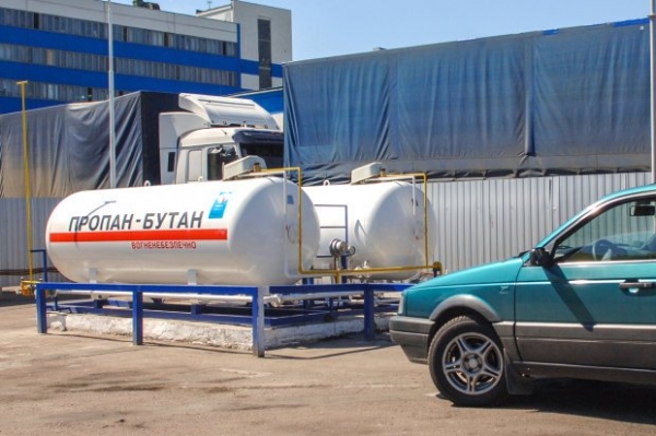 Коломойский добивается повышения цен на автогаз и дизтопливо до 25% Коломойский добивается повышения цен на автогаз и дизтопливо до 25%