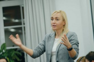 Нардеп от Голоса "забыла" внести в декларацию огромные сбережения мужа
Нардеп от Голоса "забыла" внести в декларацию огромные сбережения мужа