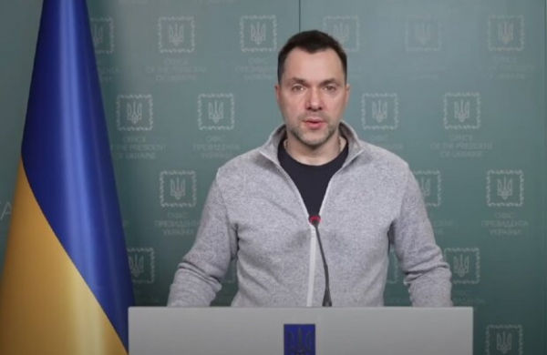 Арестович успокоил украинцев и заверил, что российские военные движутся только в одном направлении: "В потусторонний мир" Арестович успокоил украинцев и заверил, что российские военные движутся только в одном направлении: "В потусторонний мир"