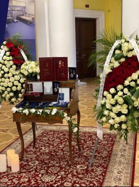 "Мы прощаемся с "Человеком эпохи": владелица ритуальной компании Алла Ландар об Александре Омельченко
"Мы прощаемся с "Человеком эпохи": владелица ритуальной компании Алла Ландар об Александре Омельченко