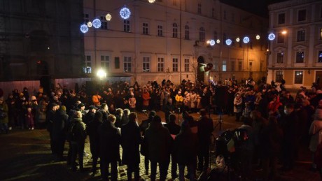 В центре Львова хор исполнил колядки на оригинальных языках разных стран мира