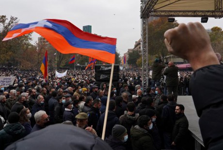 Оппозиция требует отставки премьера Армении до 8 декабря Оппозиция требует отставки премьера Армении до 8 декабря
