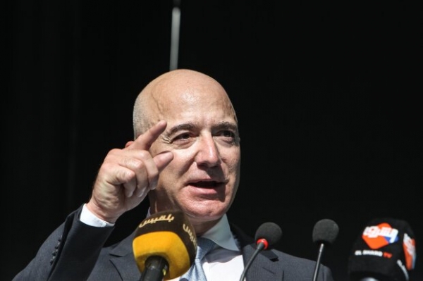Миллиардер здорового человека - владелец Amazon Джеф Безос отдаст всю прибыль за второй квартал на меры по борьбе с пандемией Миллиардер здорового человека - владелец Amazon Джеф Безос отдаст всю прибыль за второй квартал на меры по борьбе с пандемией
