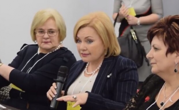 Кума Порошенко Билозир обрадовалась как ребенок декретам для мужчин: "Спасибо, коллеги" Кума Порошенко Билозир обрадовалась как ребенок декретам для мужчин: "Спасибо, коллеги"