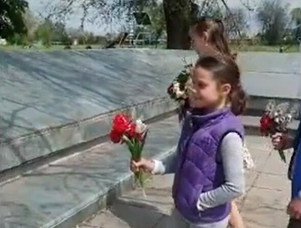 День памяти в Украине — дети сняли чувственный ролик, чтобы почтить павших во Второй мировой День памяти в Украине — дети сняли чувственный ролик, чтобы почтить павших во Второй мировой