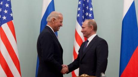 Байден пообщался по телефону с Путиным Байден пообщался по телефону с Путиным