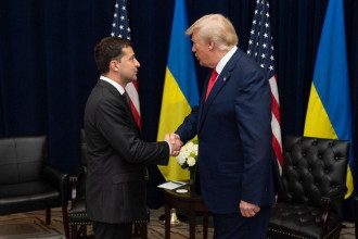 Зеленский раскрыл подробности знаменитого телефонного разговора с Трампом
Зеленский раскрыл подробности знаменитого телефонного разговора с Трампом