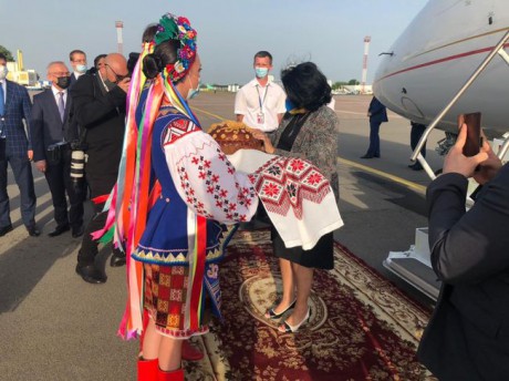 Президент Грузии Саломе Зурабишвили прибыла в Украину Президент Грузии Саломе Зурабишвили прибыла в Украину