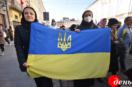 Львовяне вышли на Марш единства за Украину Львовяне вышли на Марш единства за Украину