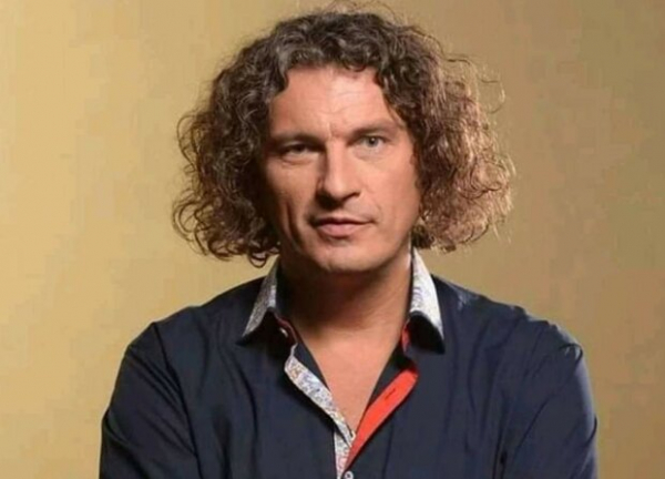 Знаменитая песня Кузьмы "Скрябина" была написана под угрозой жизни: мама певца сделала признание